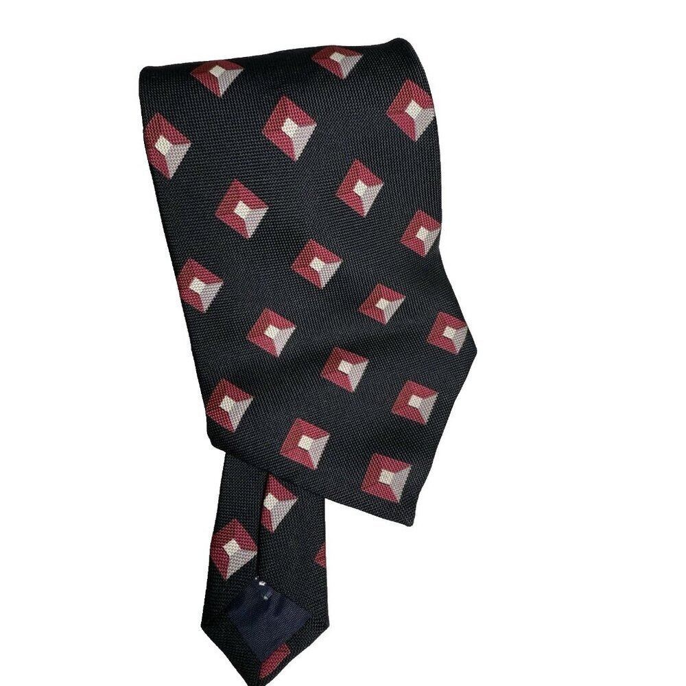 VTG Burberry London Mens Tie 3D Black Geometric 100% Silk Tie